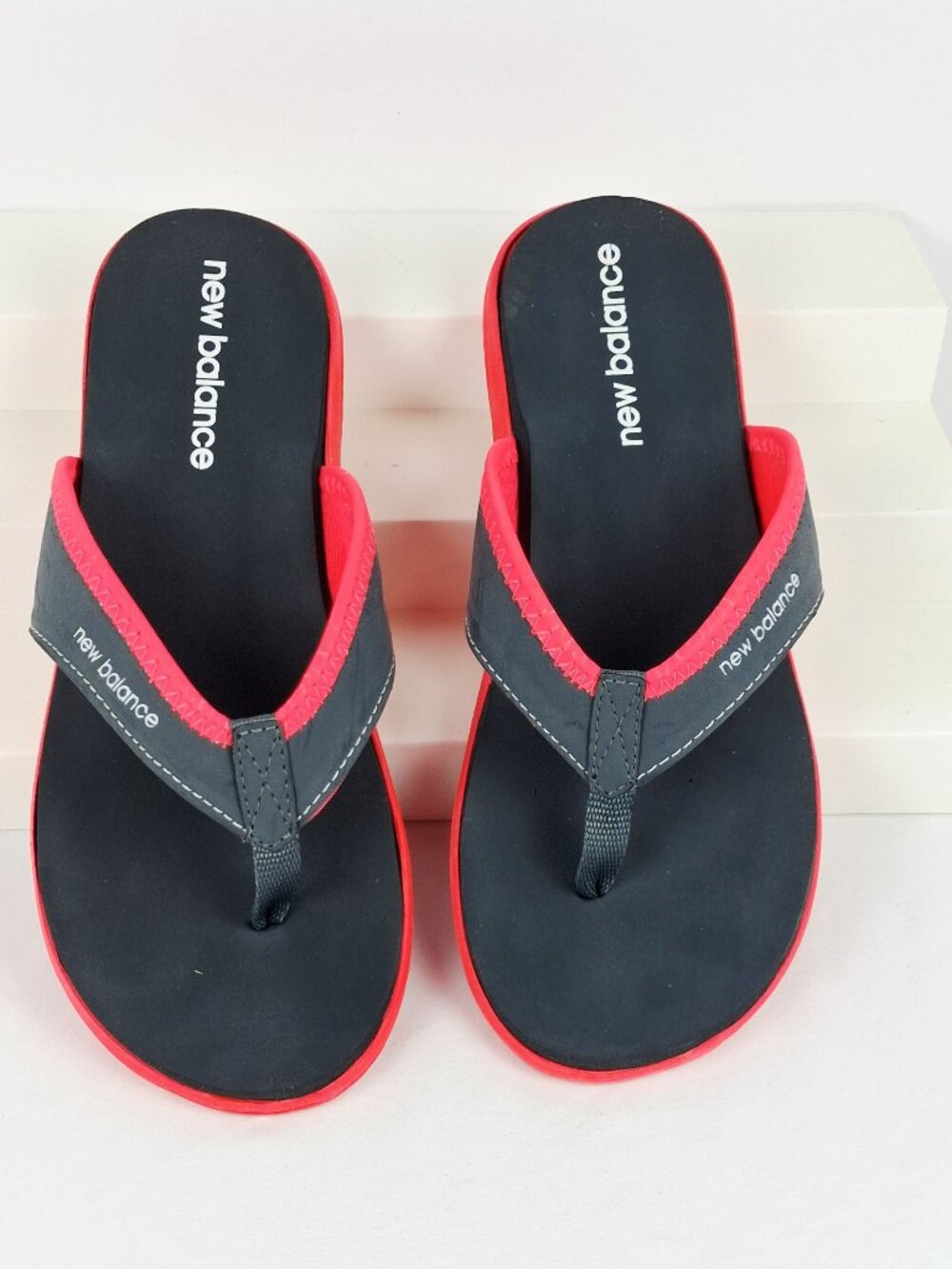New Balance Women's Slip On Jojo Black & Red Flip Flops Size 10 Comfortable Casu